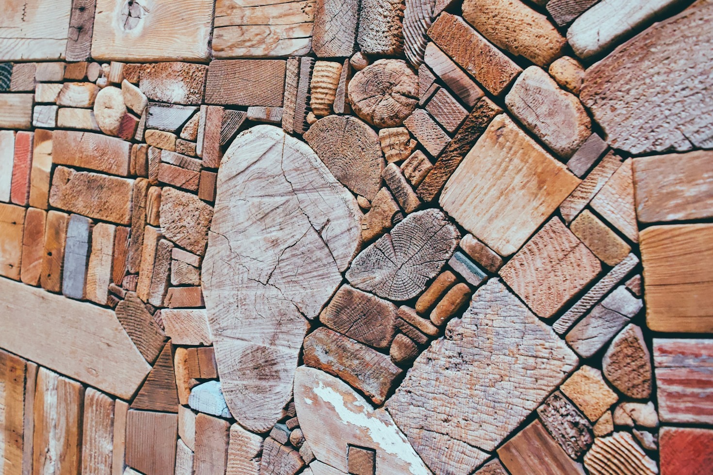 Custom Wooden Pieces: Perfecting Craft and Design